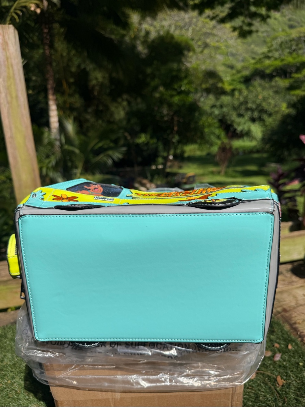 Dolls kill Scoobydoo The Mystery Machine weekender bag - Picture 6 of 8